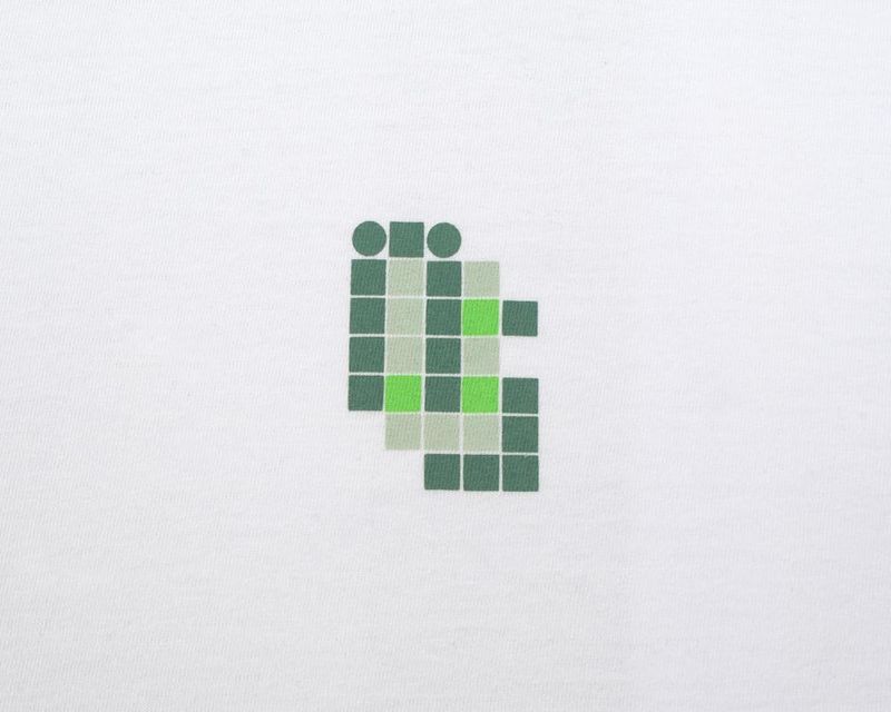 tshirt-ous-ladrilho-branco-detalhe