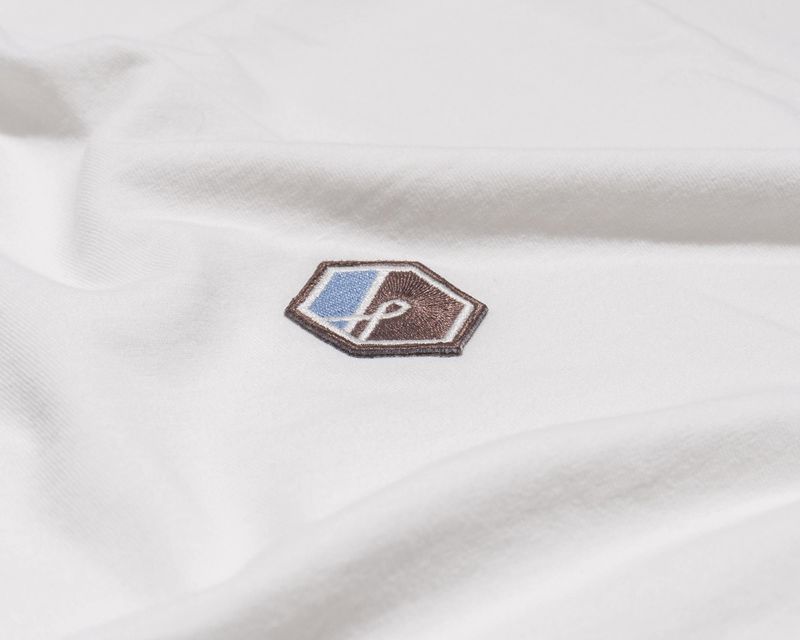 Camiseta-Cubo-Minimal-Pristine