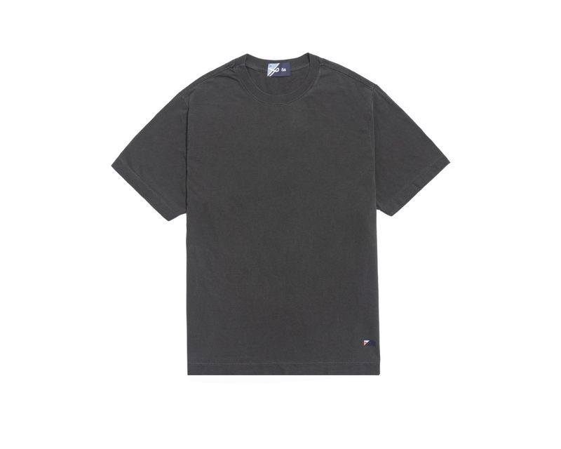 Camiseta-Lisa-Preta-Estonada